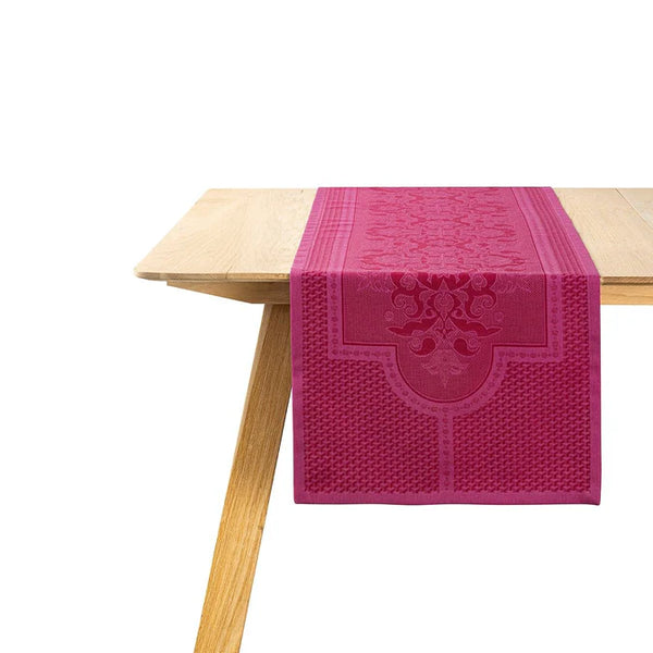 Table Runner - Le Jacquard Francais - Palais Venetien Pink